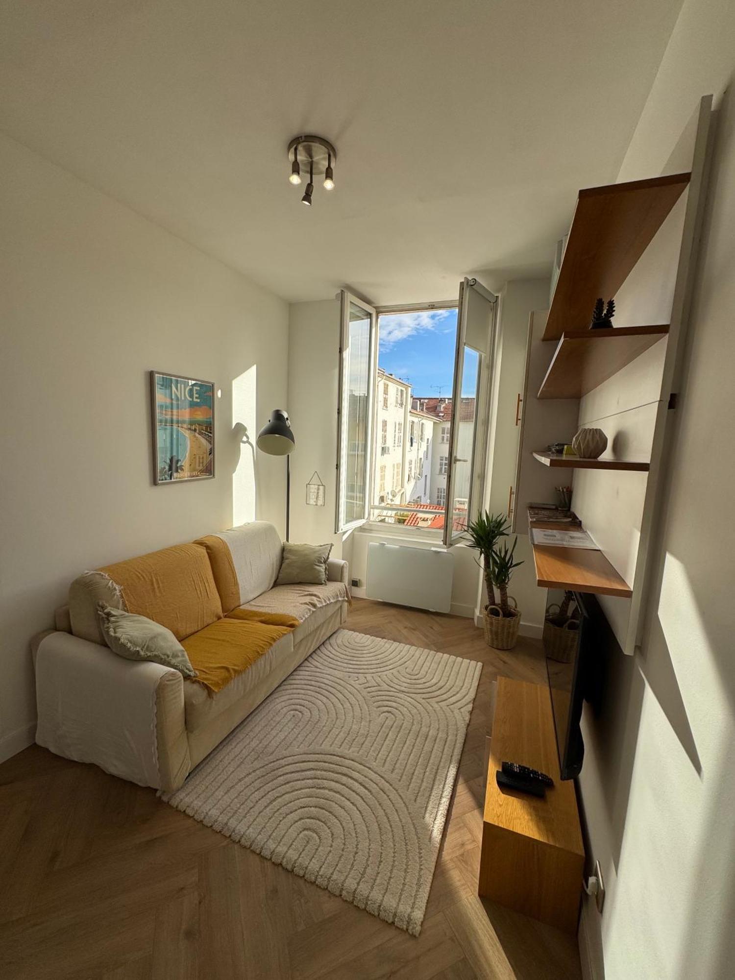 Cosy Cocoon Place Massena Nizza